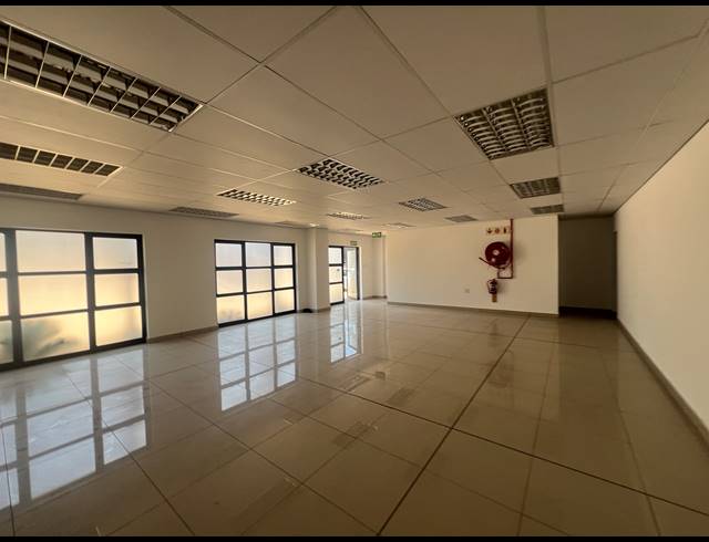 450M² WAREHOUSE TO LET IN KYA SANDS
